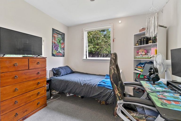 Photo of property in 16 Puriri Road, Waikanae, 5036