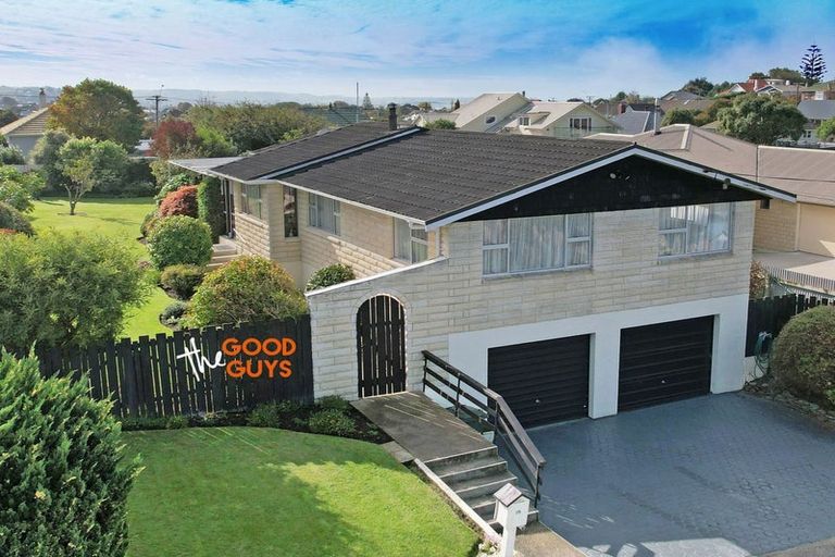 Photo of property in 19 Perth Street, South Hill, Oamaru, 9400