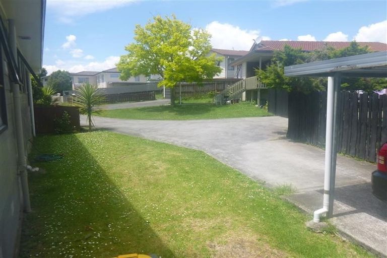 Photo of property in 1/10 Myna Place, Weymouth, Auckland, 2103