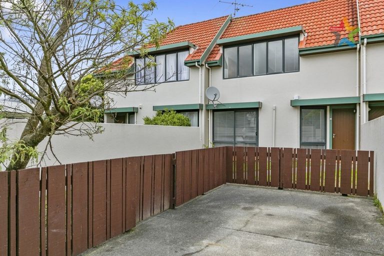 Photo of property in 30 Mcbain Grove, Avalon, Lower Hutt, 5011