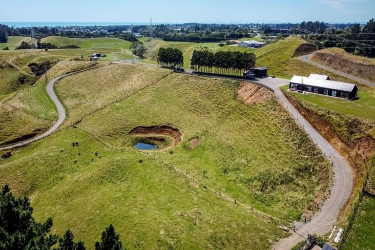 Photo of property in 594 Mangorei Road, Mangorei, New Plymouth, 4371