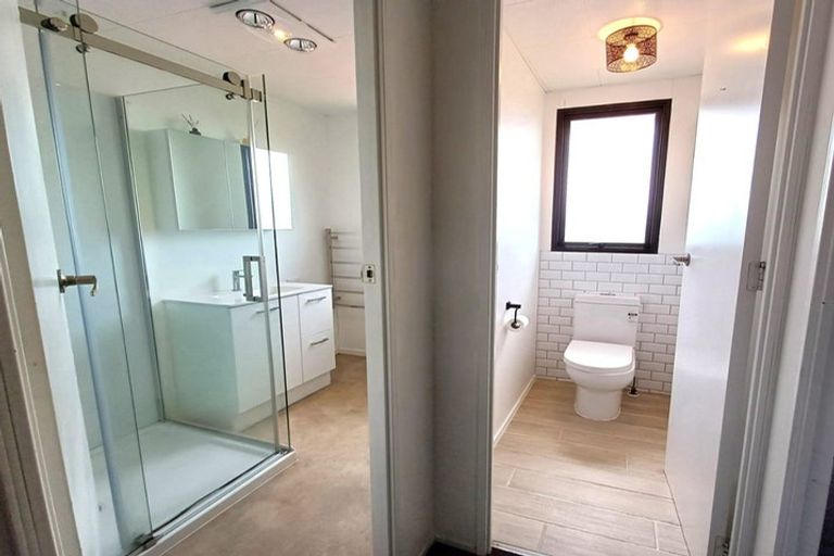 Photo of property in 16 Maywood Crescent, Glen Eden, Auckland, 0602