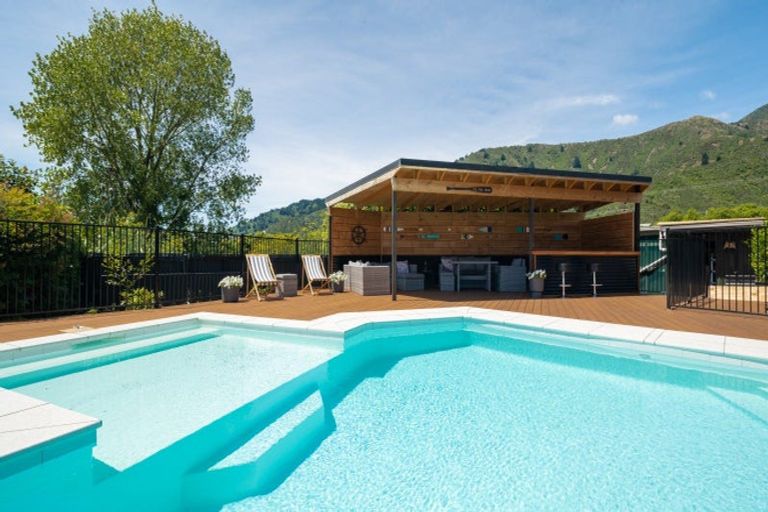 Photo of property in 1 Beach Road, Waikawa, Picton, 7220