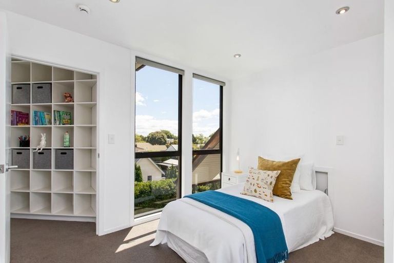 Photo of property in 3 Merivale Lane, Merivale, Christchurch, 8014