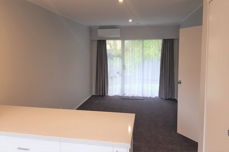 Photo of property in 80c Airlie Road, Plimmerton, Porirua, 5026