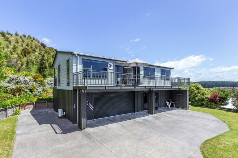 Photo of property in 31 Turangitukua Terrace, Kuratau, Turangi, 3381