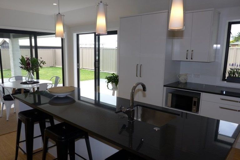 Photo of property in 19 Te Heipora Place, Havelock North, 4130