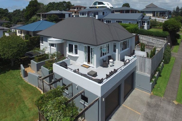 Photo of property in 43 Paynters Avenue, Strandon, New Plymouth, 4312
