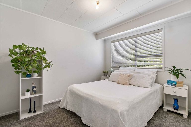 Photo of property in 6 Glastron Place, Bayview, Auckland, 0629