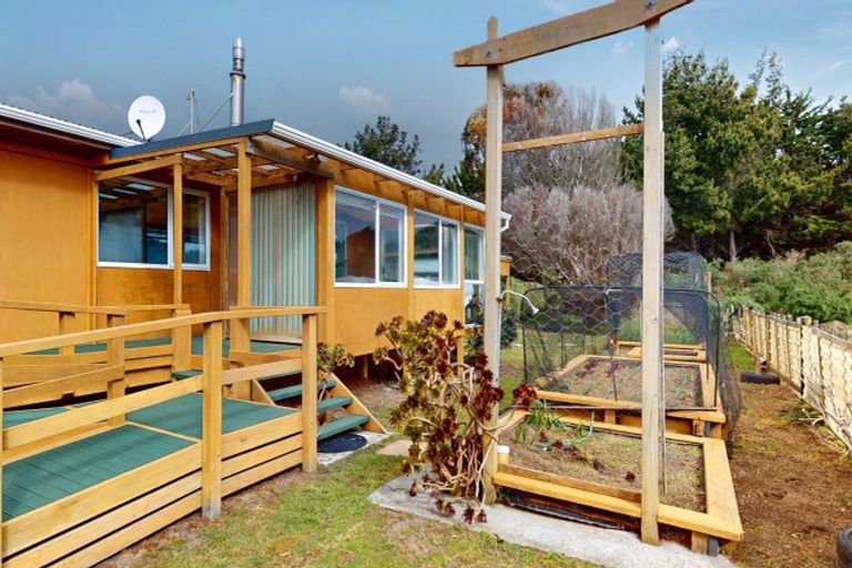 Photo of property in 2 Barclay Grove, Hokio Beach, Levin, 5571