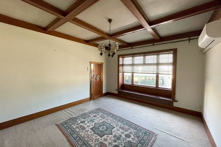 Photo of property in 105 Macandrew Road, South Dunedin, Dunedin, 9012