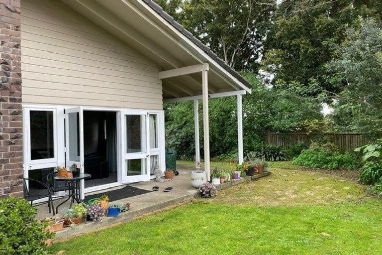 Photo of property in 4 Nassau Court, Half Moon Bay, Auckland, 2012