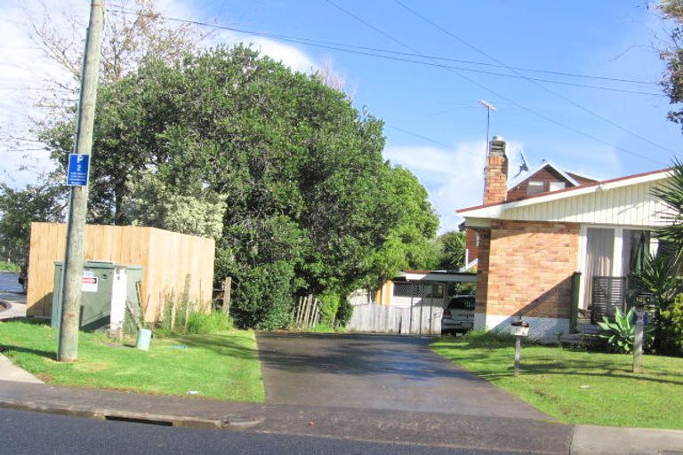 Photo of property in 2/105 Clovelly Road, Bucklands Beach, Auckland, 2012