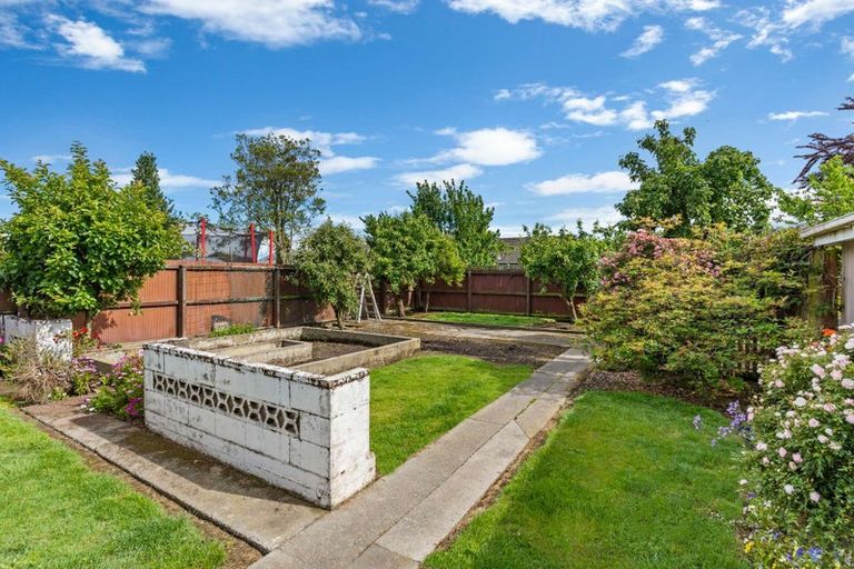 Photo of property in 84 Northcote Road, Northcote, Christchurch, 8052