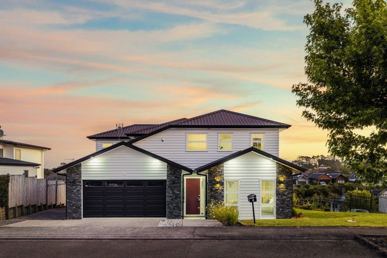 Photo of property in 2 Tauwaka Crescent, Riverhead, 0820