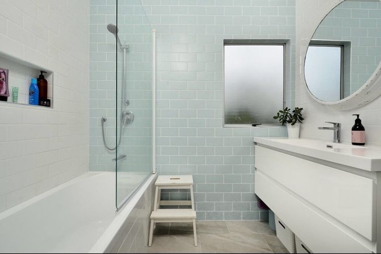 Photo of property in 3 West Harbour Drive, West Harbour, Auckland, 0618