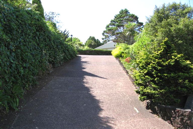 Photo of property in 13 Carlisle Road, Torbay, Auckland, 0630