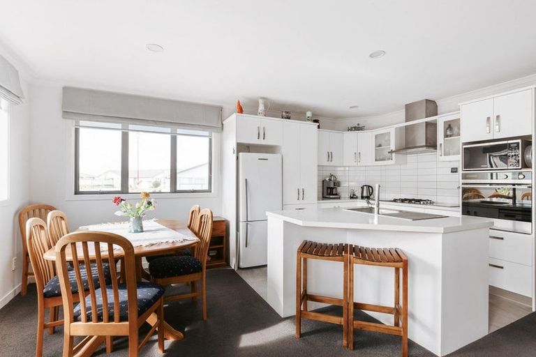 Photo of property in Waterview Estate, 3/4 Greystone Place, Omokoroa, 3114