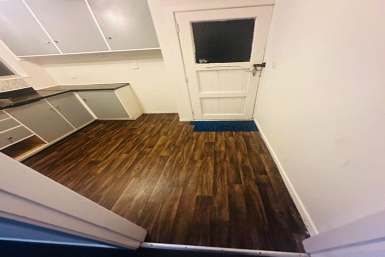 Photo of property in 2/264 Wellington Road, Wainuiomata, Lower Hutt, 5014