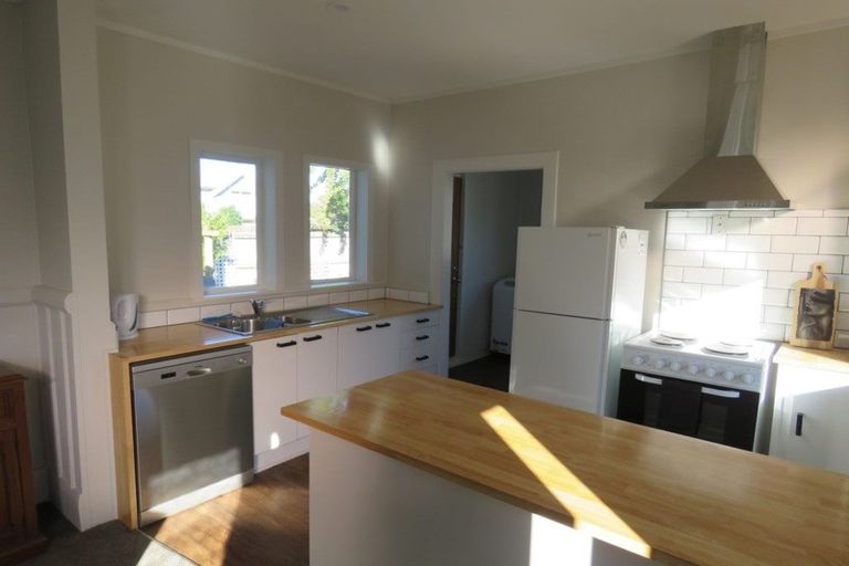 Photo of property in 32 Medway Street, Richmond, Christchurch, 8013