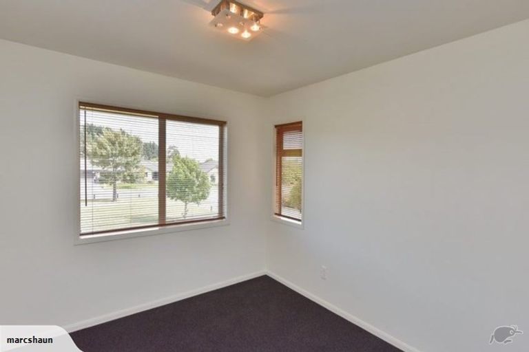 Photo of property in 6 Titirangi Crescent, Parklands, Christchurch, 8083