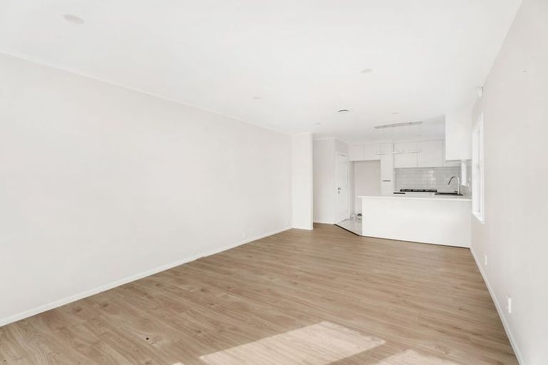 Photo of property in 27 Takanini Road, Takanini, 2112