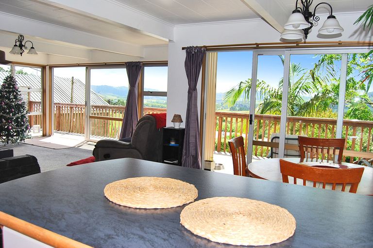 Photo of property in 39 Whaka Street, Maungaturoto, 0520
