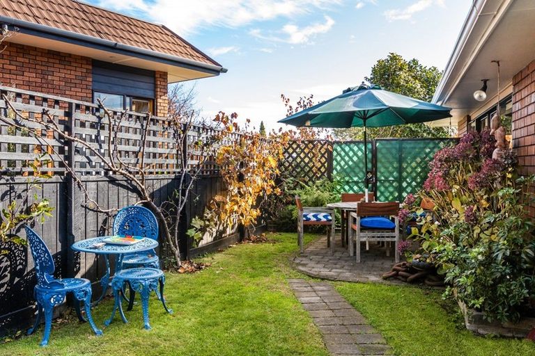 Photo of property in 1/4 Haines Grove, Rainbow Point, Taupo, 3330