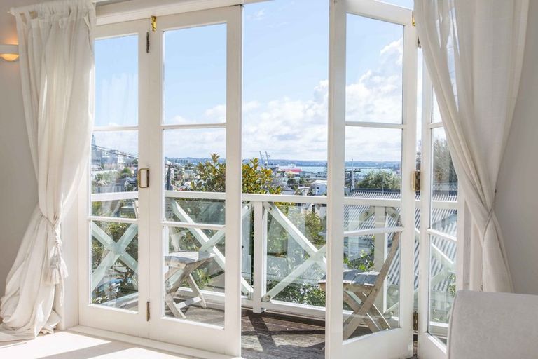 Photo of property in 41 Saint Georges Bay Road, Parnell, Auckland, 1052