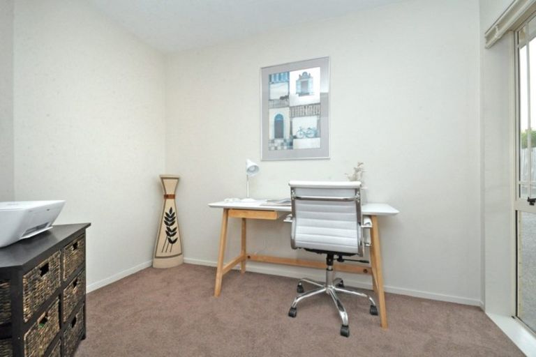 Photo of property in 2/6 Daria Place, Northpark, Auckland, 2013