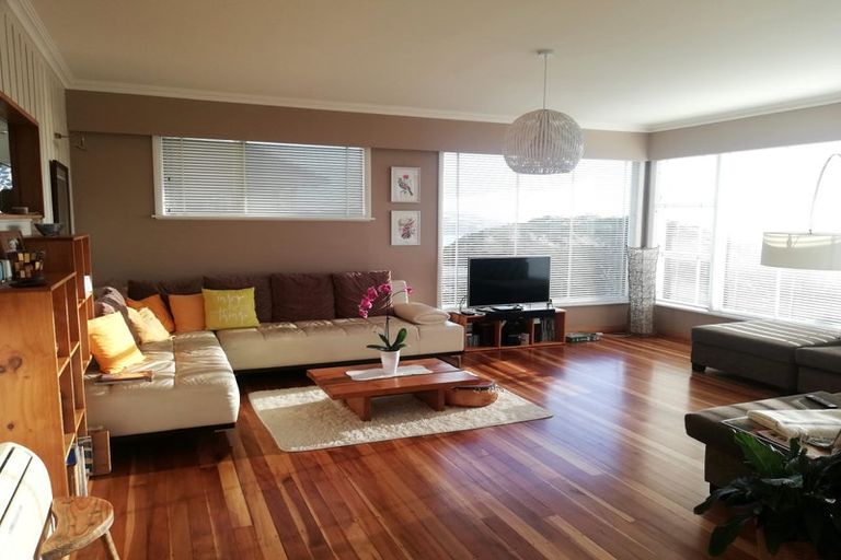 Photo of property in 28 Taupo Crescent, Plimmerton, Porirua, 5026