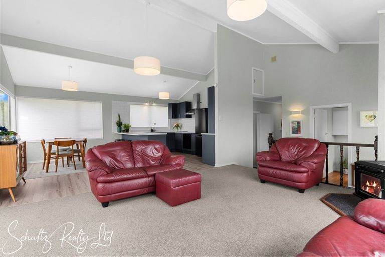 Photo of property in 15 Bickerstaffe Road, Maungaturoto, 0520