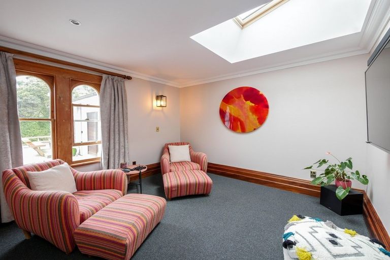 Photo of property in 37 Middleton Road, Kew, Dunedin, 9012