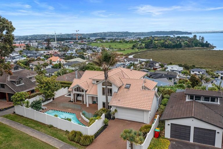 Photo of property in 32 Wiseley Road, Hobsonville, Auckland, 0618