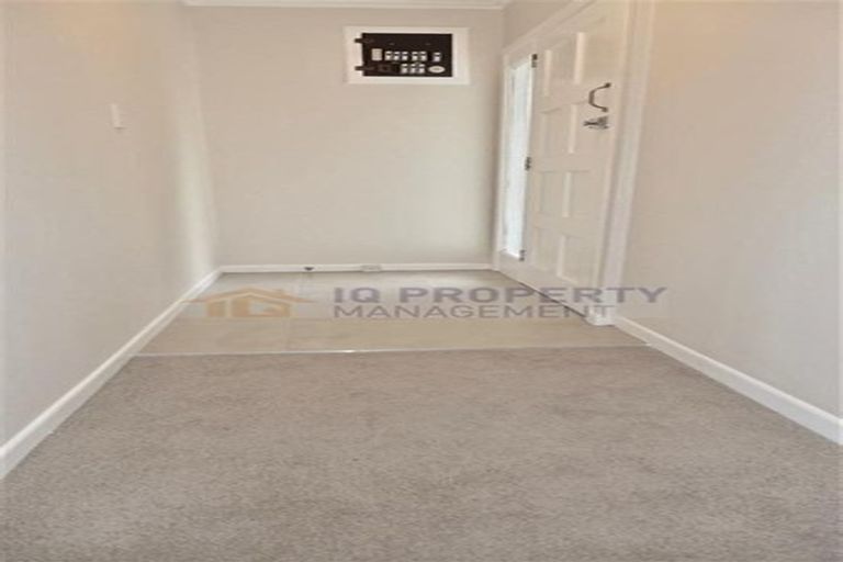 Photo of property in 1/15 East Coast Road, Milford, Auckland, 0620