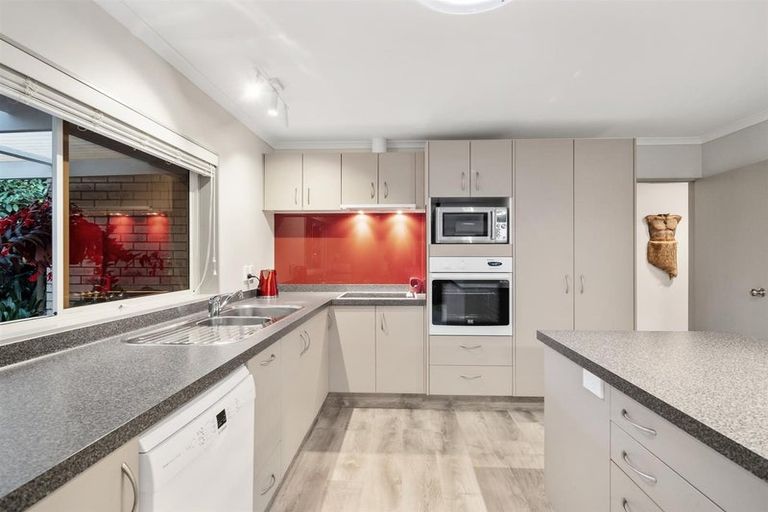 Photo of property in 21 Dowman Place, Te Puke, 3119