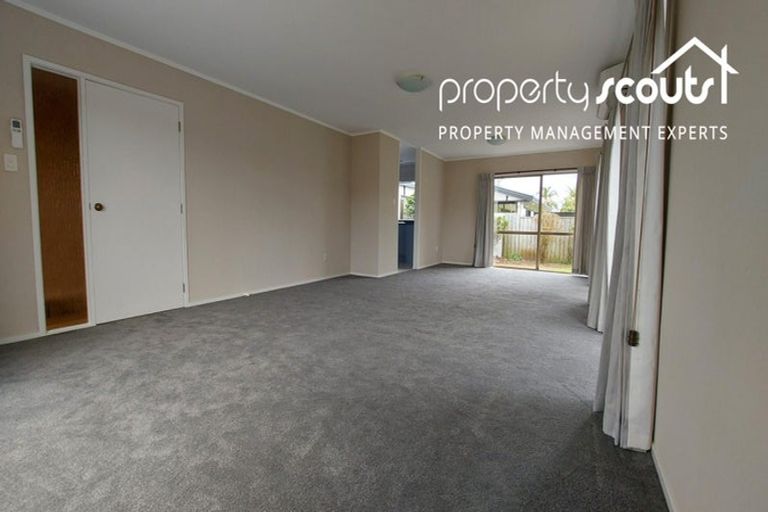 Photo of property in 1/14 Bramley Drive, Farm Cove, Auckland, 2012