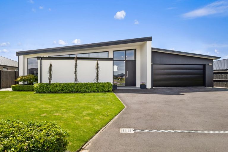 Photo of property in 12 Carrick Place, Mosgiel, 9024