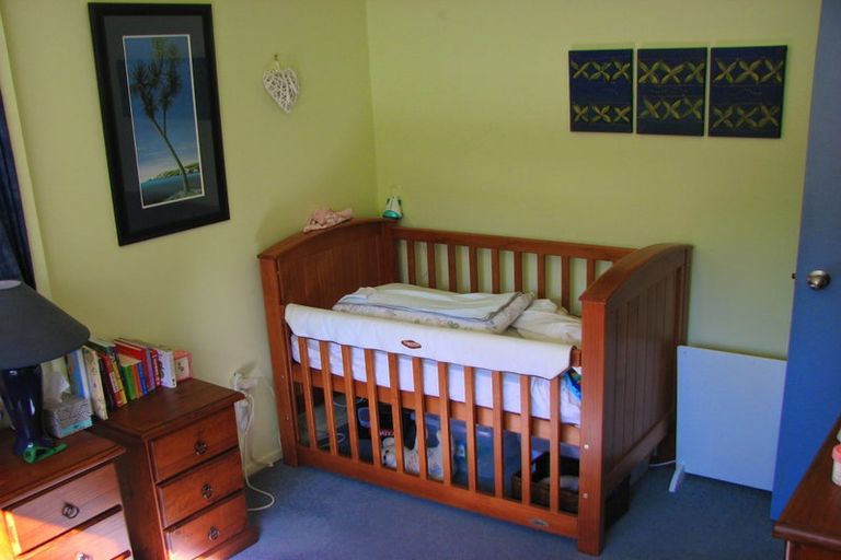 Photo of property in 47 Fitzpatrick Street, Newlands, Wellington, 6037