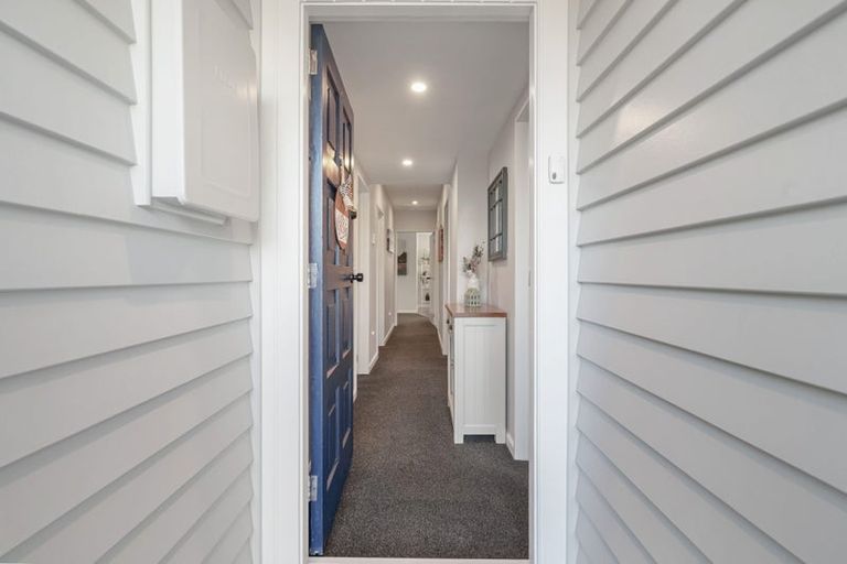 Photo of property in 1 Cunliffe Road, Redwood, Christchurch, 8051