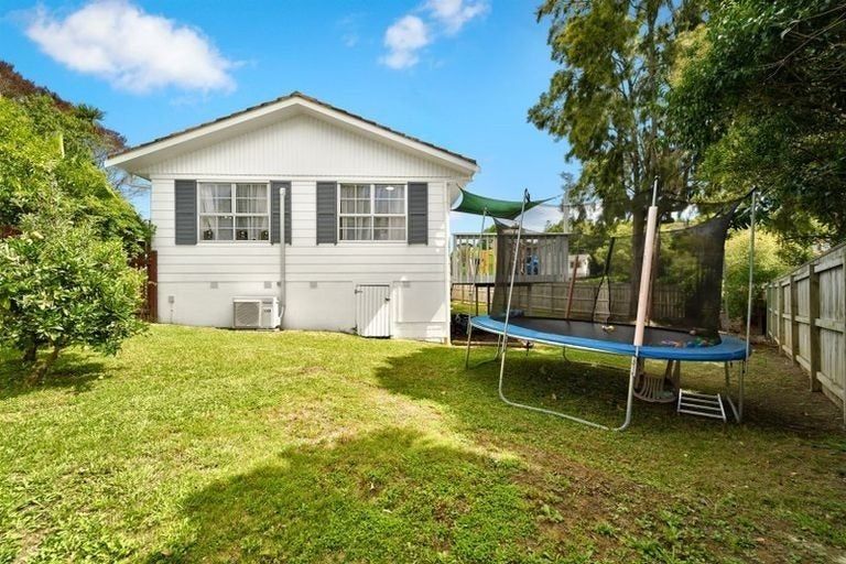 Photo of property in 50 Oaktree Avenue, Browns Bay, Auckland, 0630