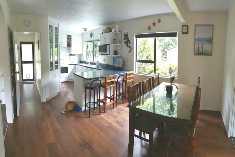 Photo of property in 17 Charlotte Street, Takapau, 4203