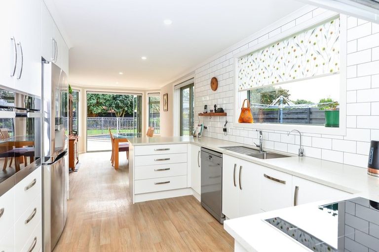 Photo of property in 37 Glen Lynne Avenue, Queenwood, Hamilton, 3210