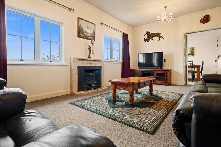 Photo of property in 220 Mangorei Road, Merrilands, New Plymouth, 4312