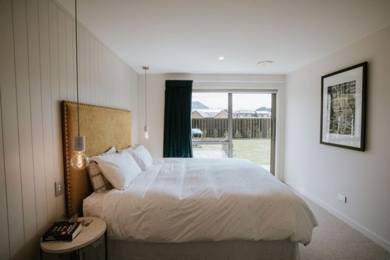 Photo of property in 15 Bargour Street, Wanaka, 9305