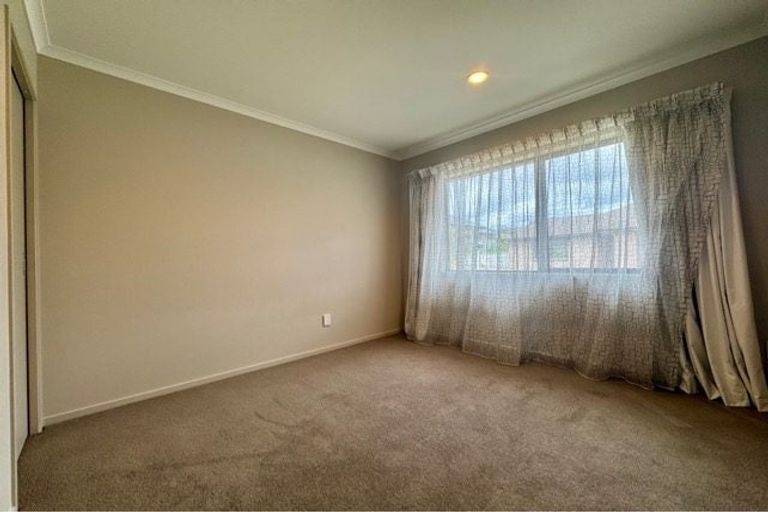 Photo of property in 64 Sunstone Crescent, Brown Owl, Upper Hutt, 5018