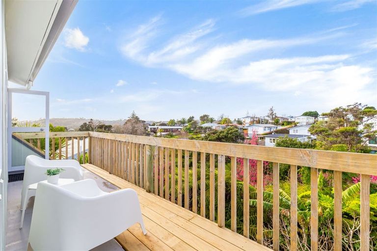 Photo of property in 1/51 Aeroview Drive, Beach Haven, Auckland, 0626