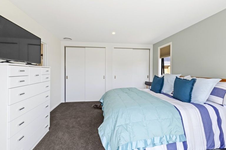 Photo of property in 39 Shepherd Road, Jacks Point, Queenstown, 9371