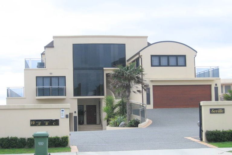 Photo of property in 1/19 Oceanbeach Road, Mount Maunganui, 3116