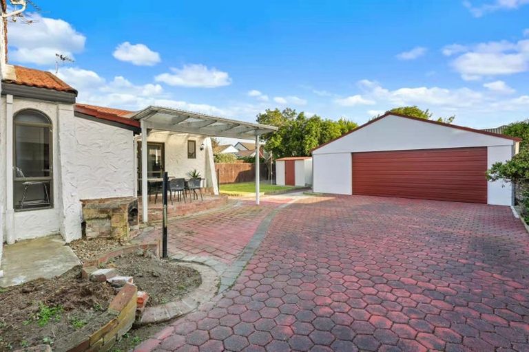 Photo of property in 15 Hawkswood Place, Avonhead, Christchurch, 8042